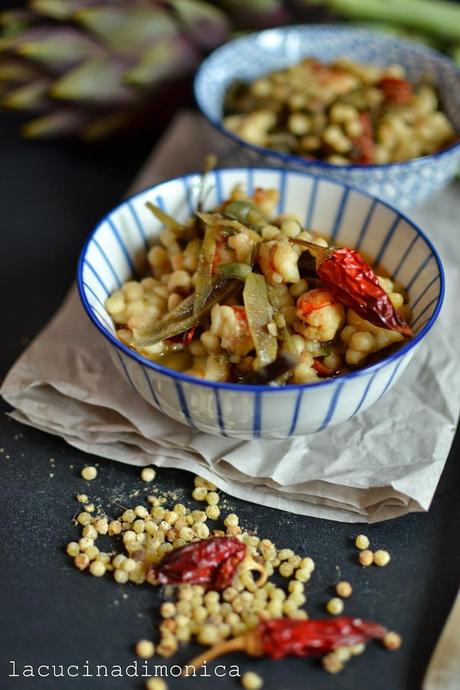 fregola con carciofi e gamberi