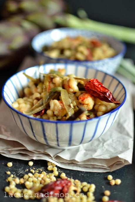 fregola con carciofi e gamberi