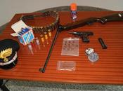 Floridia: pistola, carabina munizioni casa. manette 52enne