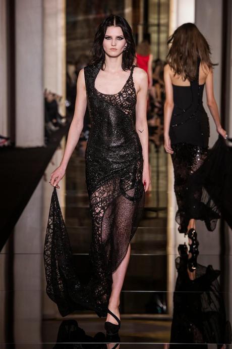 PFW: Atelier Versace apre la settimana della moda a Parigi