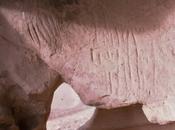 Egizio Anubi Scritte Celtiche un'Antica Grotta Nord America"
