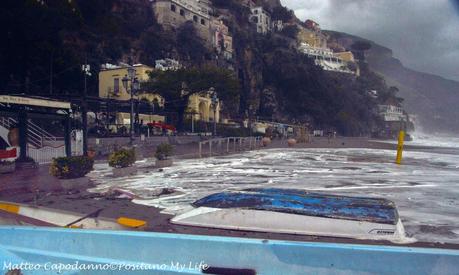 OGGI a POSITANO: furiosa mareggiata