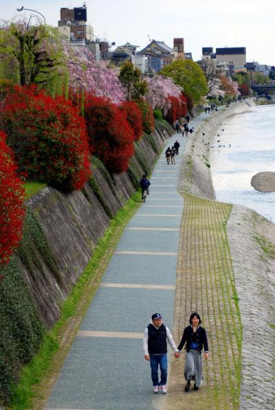 Camminare lungo il fiume, a Kyoto