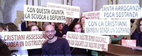 PAVIA. Chiusura scuole? No dei genitori che protestano in consiglio comunale.