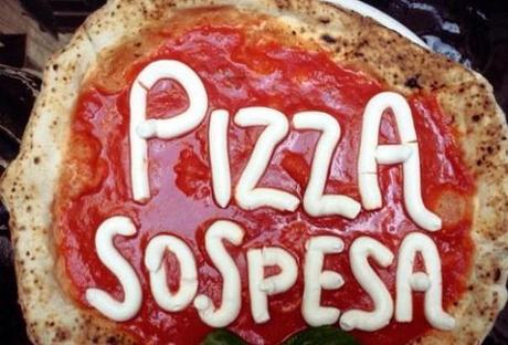 Pizza sospesa