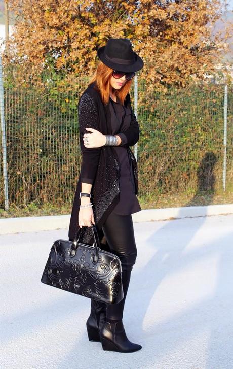 Outfit: in total black