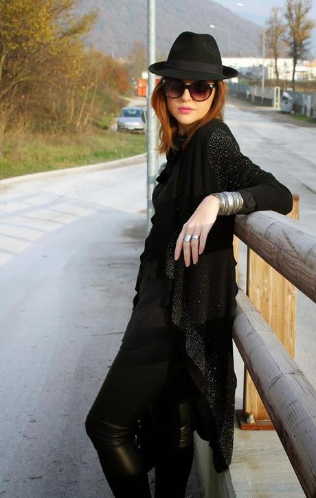 Outfit: in total black