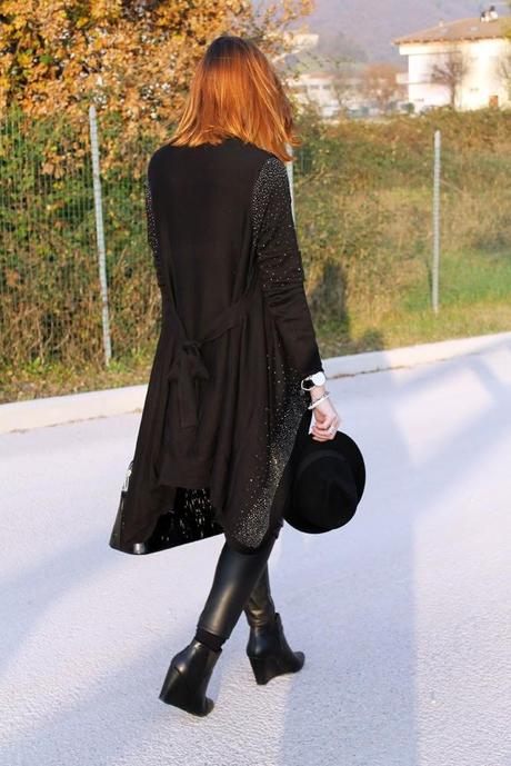 Outfit: in total black