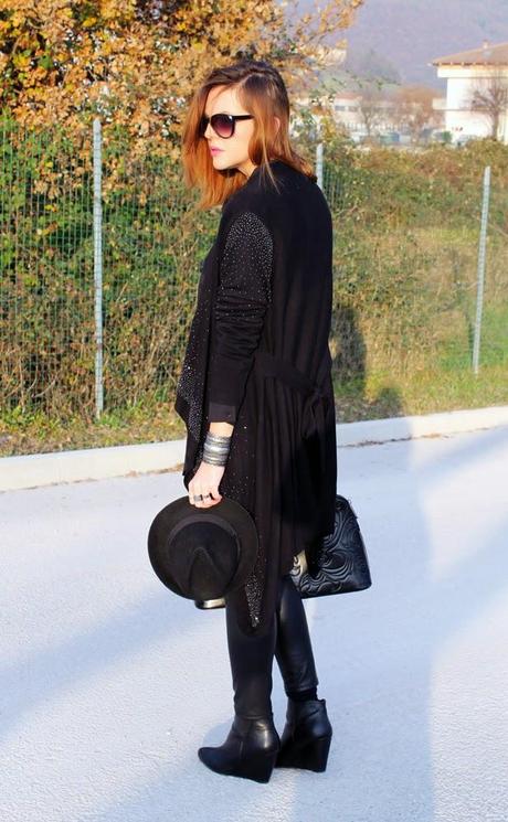 Outfit: in total black