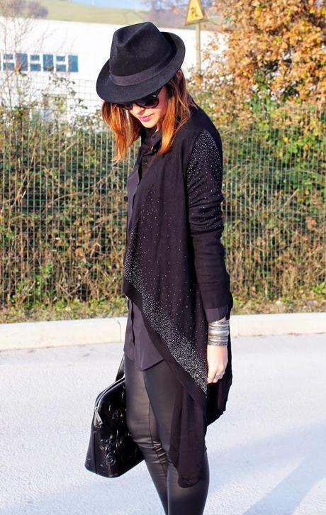 Outfit: in total black