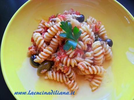 Fusilli al Tonno (Pomodorini e Olive)