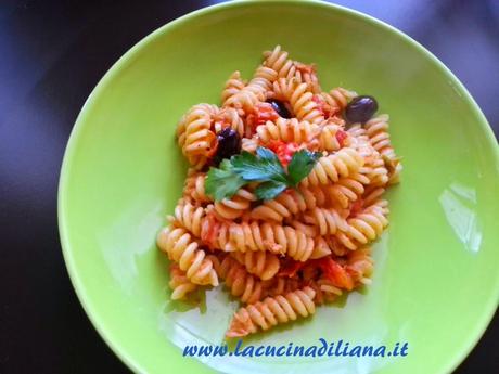 Fusilli al Tonno (Pomodorini e Olive)