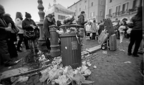 Si sono svegliati pure gli albergatori! Pagano 90milioni l'anno di tassa di soggiorno per avere in cambio degrado e turisti scippati. Ecco la videoprotesta