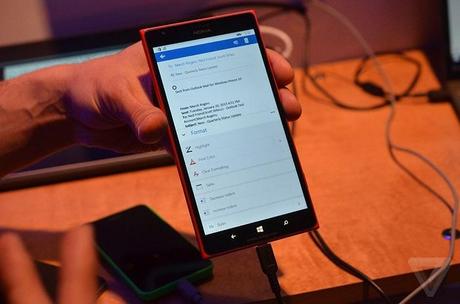 Windows 10 Phone  by theVerge | Messaging