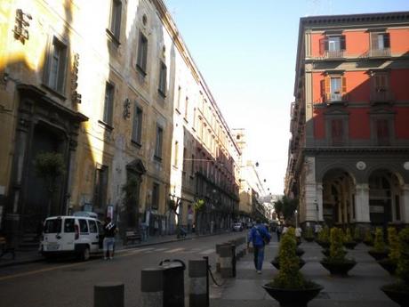 Passeggiando per Napoli: via Duomo e la sua storia