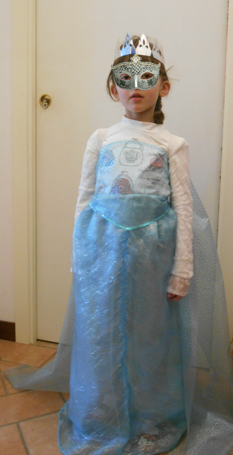 Refashion per bambini: il costume di Elsa - Refashioned Frozen Dress Up