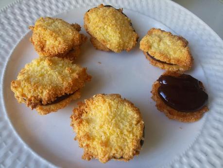 Biscotti al cocco e cioccolato