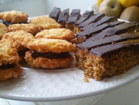 Biscotti al cocco e cioccolato