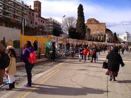 L'assurdità dei risciò ai Fori Imperiali (e non solo). Un problema che la città fa finta di non vedere. Ecco perché insistiamo