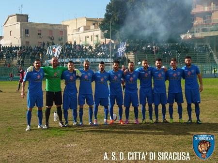 Siracusa: pareggio a reti bianche contro il Milazzo, gli azzurri restano al primo posto