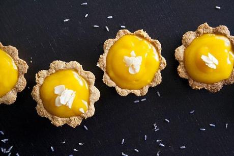 Crostatine alle mandorle con crema di mango