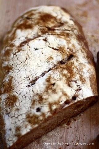 PANE CON FICHI, NOCI E...LIEVITO MADRE!!