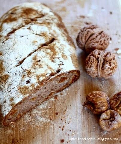 PANE CON FICHI, NOCI E...LIEVITO MADRE!!