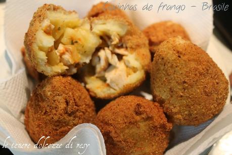 Coxinhas de frango - il cibo di strada brasiliano