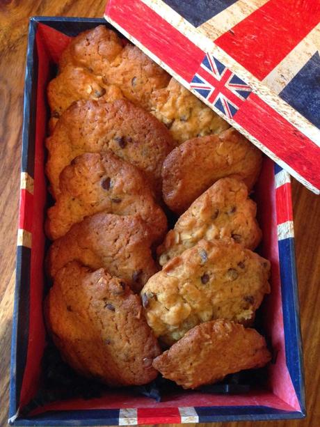 Cookies con fiocchi d'avena, miele e gocce di cioccolato