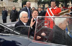 Mattarella riceve onori militari al Quirinale