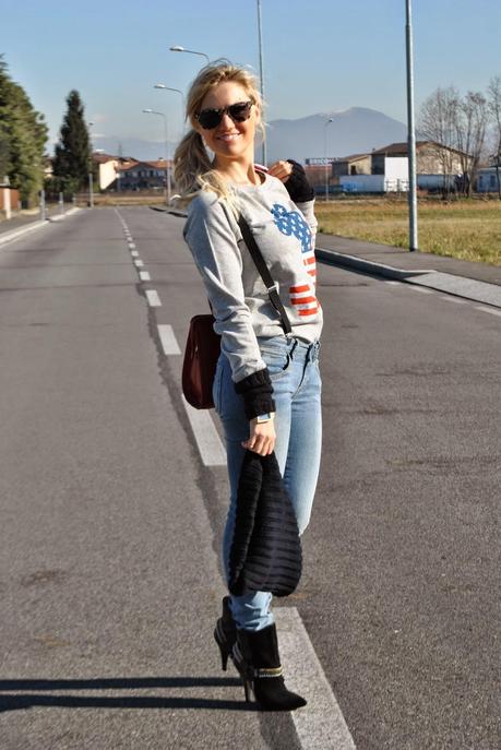 outfit jeans tacchi e giacca nera di pelle outfit felpa mickey mouse felpa topolino felpa mango jeans fornarina outfit jeans skinny outfit borsa rossa abbinamenti borsa rossa outfit jeans e tacchi come abbinare jeans e tacchi outfit invernali outfit febbraio 2015 outfit casual invernali mariafelicia magno colorblock by felym mariafelicia magno fashion blogger come abbinare la giacca in pelle nera abbinamenti felpa outfit scalda collo outfit borsa rossa outfit stivali buffalo orologio gufo italy orologio in legno winter outfits sweatshirt outfit how to wear sweatshirt skinny jeans how to wear skinny jeans how to wear red bag outfit red bag skinny jeans outfit red bag outfit mango sweatshirt mickey mouse sweatshirt buffalo boots how to wear jeans and heels casual winter outfits fashion bloggers italy italian fashion bloggers blonde hair blonde girls 