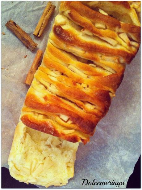 PULL APART BREAD Mela, Cannela e Zenzero PULL APART BREAD Mela, Cannela e Zenzero