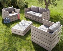 Arredare i giardini con i pallet