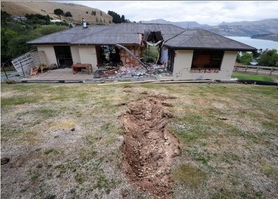 FOTO DEL GIORNO 3 MARZO 2011 : IL MASSO DEL TERREMOTO DI CHRISTCHURCH  IN VENDITA ALL'ASTA
