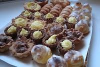 PASTICCINI: CANNOLI ALLA CREMA PASTICCINI: CANNOLI ALLA CREMA