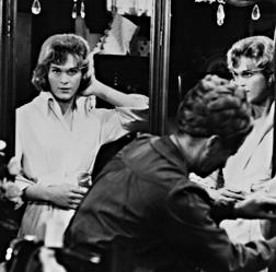 L’8 marzo diverso di MGM Sky. “Il primo uomo diventato donna” in tv.