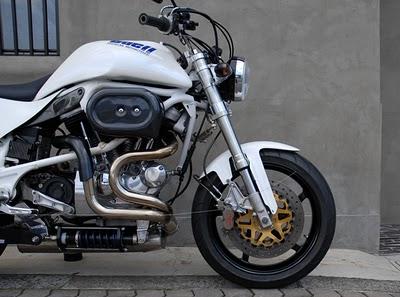 Buell S1 White Lightning by Tramp