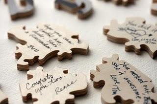 Il puzzle guest book visto su Etsy