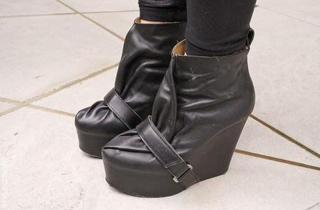 Must have: Admire wedges by Acne.