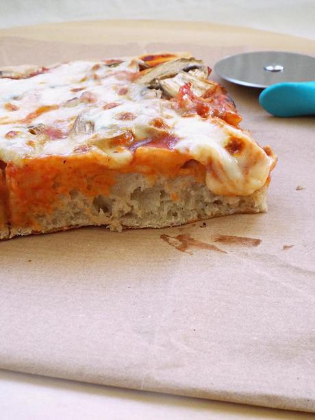 Pizza in teglia con lievito madre (80% di idratazione)