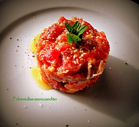 Tartare di tonno con mela verde e olio di pistacchi