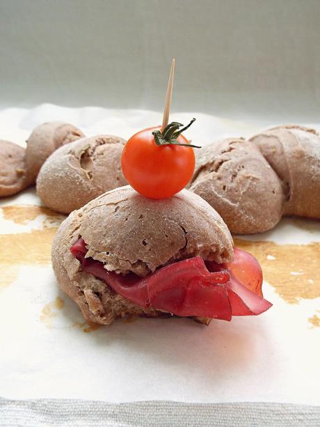 Spighe di pane integrale con yogurt greco e semi di girasole