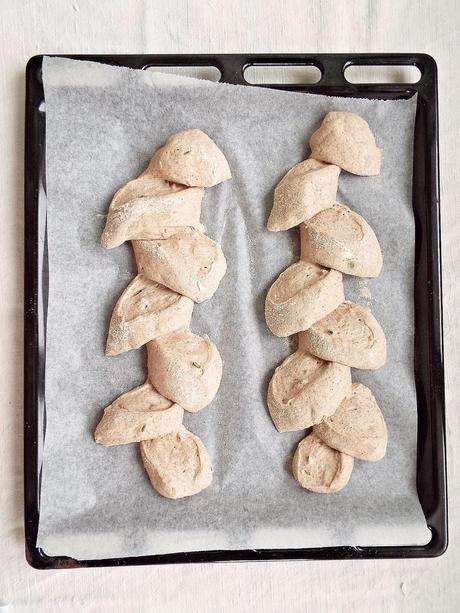 Spighe di pane integrale con yogurt greco e semi di girasole