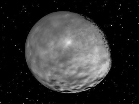 Lo scorso 4 febbraio il sistema di telecamere su Dawn ha ripreso un quarto della rotazione del pianeta nano Cerere attorno al proprio asse. La sonda Dawn si sta avvicinando pianeta nano Cerere ed entrerà nella sua orbita i primi di marzo. Credit NASA