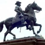 Monumento equestre dedicato al generale che servì per conto dell'unione durante la guerra civile americana, distinguendosi valorosamente nella battaglia di Gettysburg