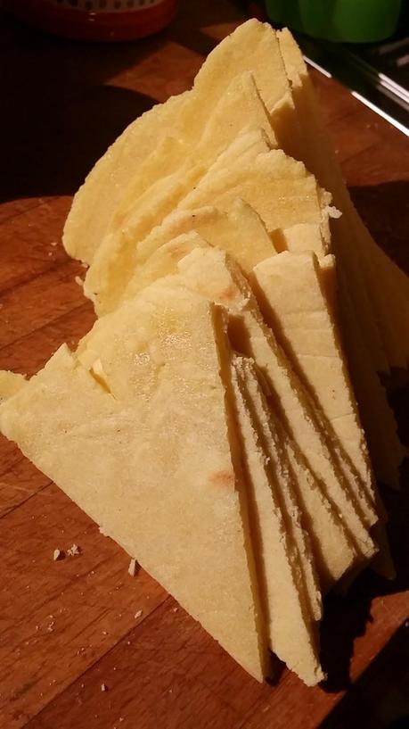 Triangoli di mais...da intingere nele salse o da coprire di formaggio fuso