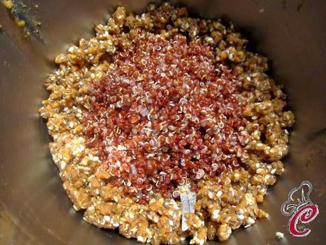 Biscotti di quinoa rossa ai semi: la risposta vincente di una precisa tattica di gioco affinata nel tempo