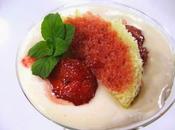 Bicchiere semifreddo alla camomilla fragole melissa.