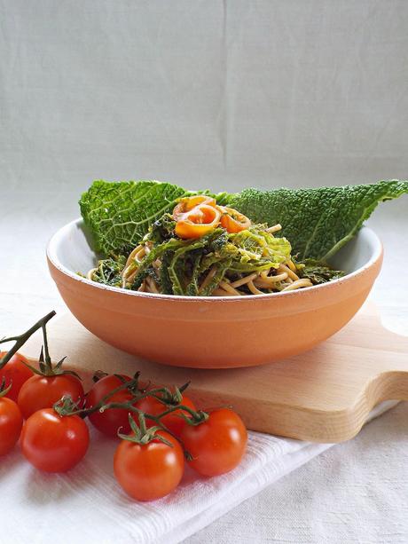 Spaghetti alla marinara con verza