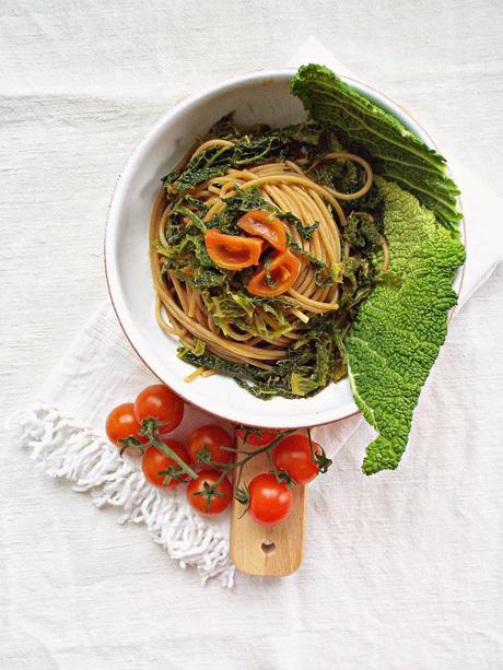 Spaghetti alla marinara con verza